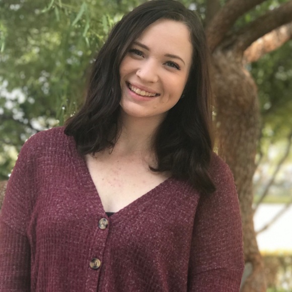 Meet your Posher, Nicole - Picture 1 of 1